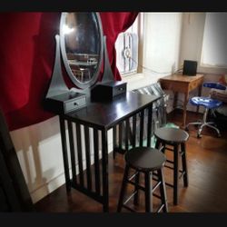 Vanity Desk / Dressing Table - w/ Swivel Mirror & Stools

