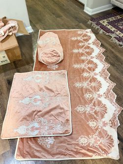 Beautiful Afghan design bedding set, completely brand new and never used. Includes mattress covers,