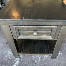 Hard Wood End Table Great Condition