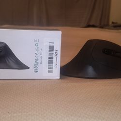 MV045 Wireless Bluetooth Ergonomics Vertical Mouse Black