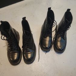 Black Boots 