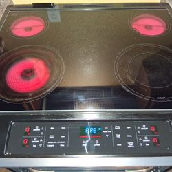 Whirlpool 30-inch Glass Top 4 Burners 4.8-cu FT Slide-in Electric 