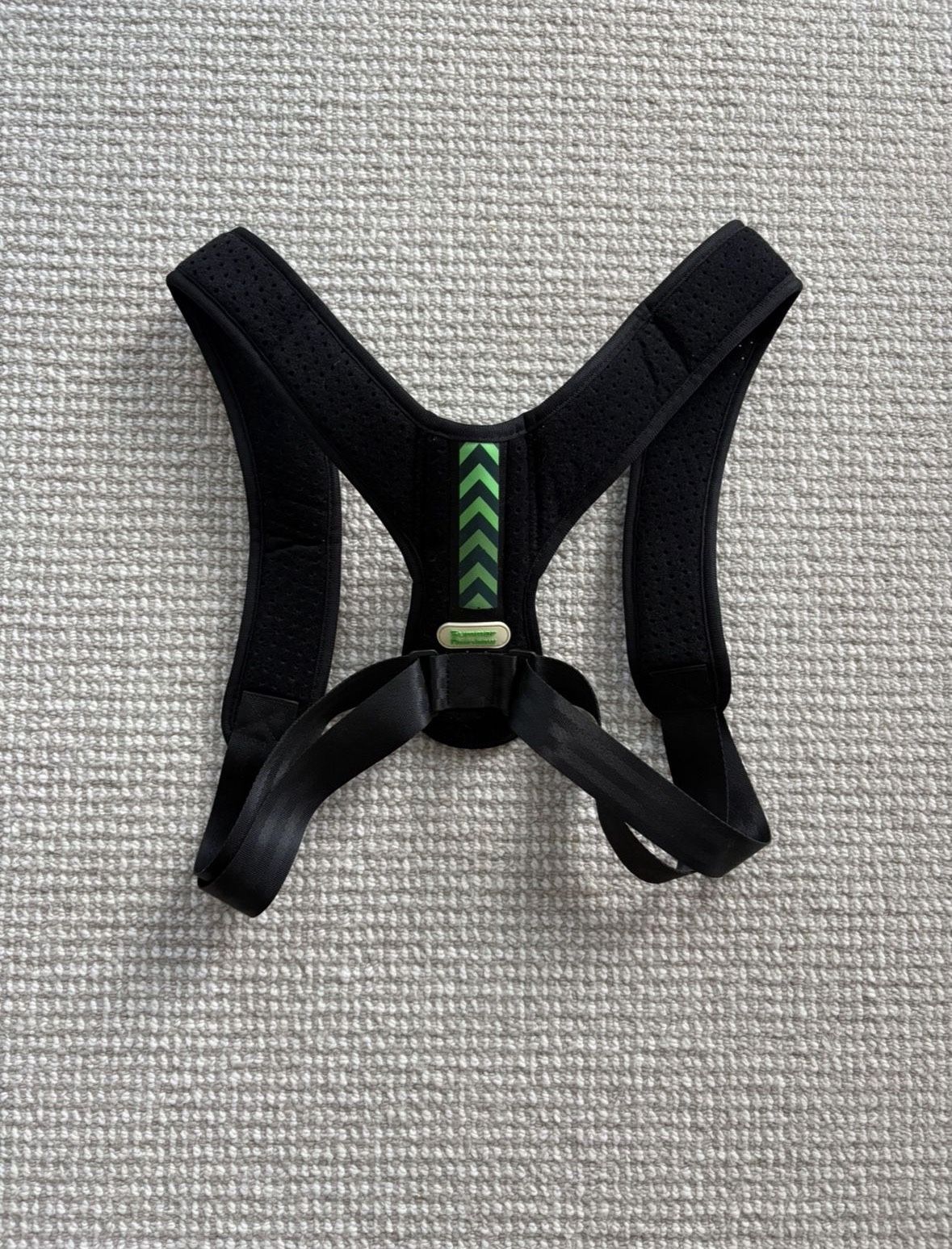 Posture Corrector for Men and Women, Back Brace, Adjustable Back Straightener for Mid, Upper Spine Back Support and Providing Pain Relief from Neck, S