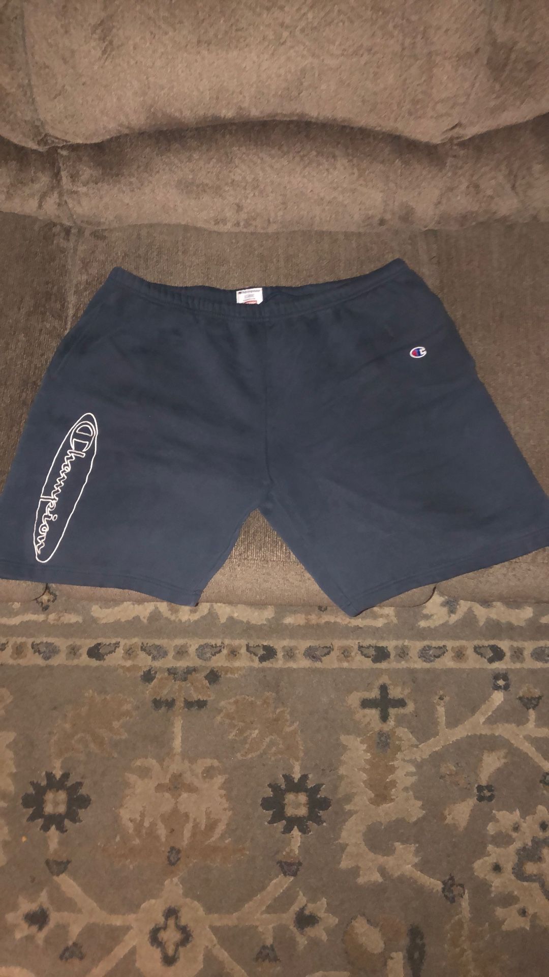 SUPREME CHAMPION Outline Sweatshorts /19