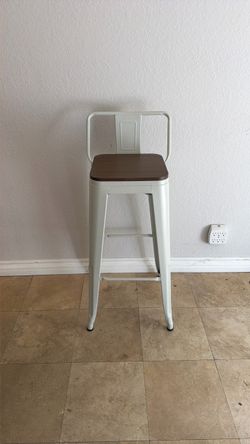 4 Bar stools