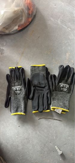 Pyramex GL603C5 Cut Resistant Gloves