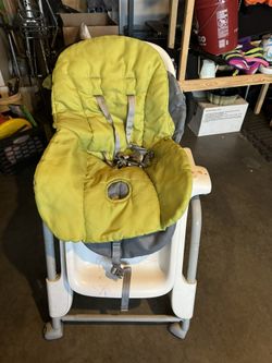 OXO high chair with two covers
