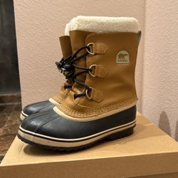 Sorel Waterproof Size 5 - Excellent Condition 