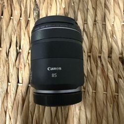 Canon RF 85mm F/2 