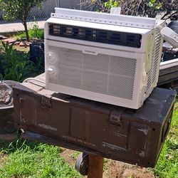 Used Toshiba window ac unit 5000 btu.