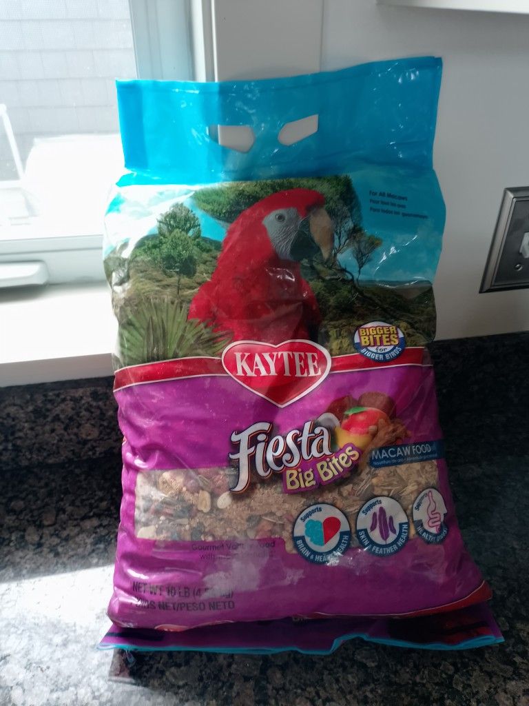 Kaytee Fiesta Big Bites Macaw Food