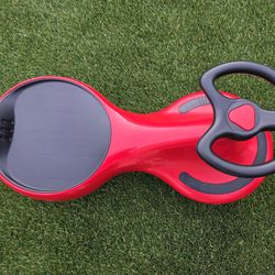 Freddo Toys Swing Car with Flashing Wheels