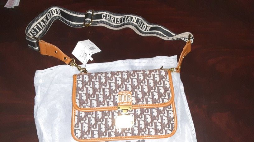 DIOR DESIGNER LOGO SHOULDER BAG