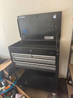 Tool Chest with tools