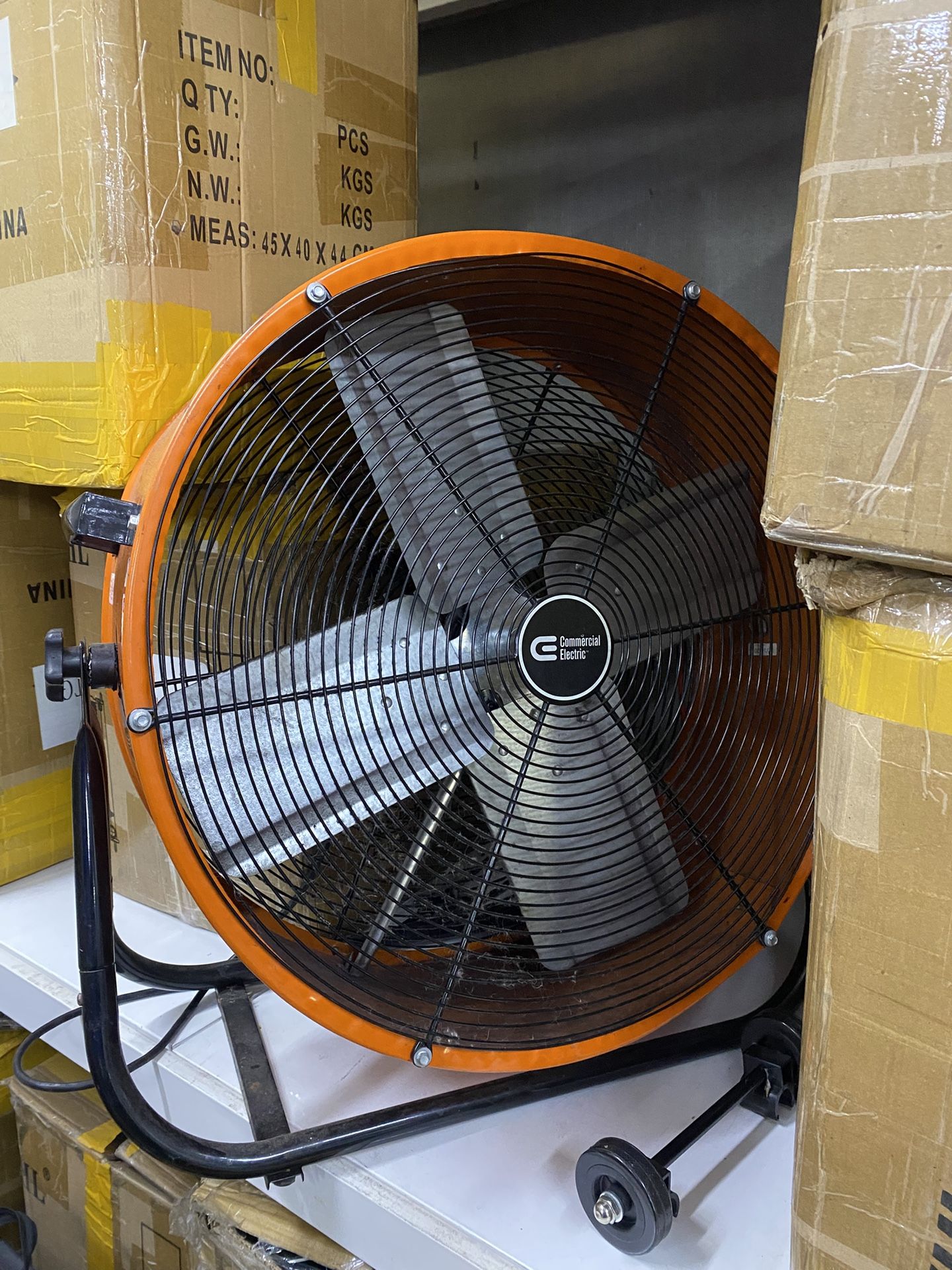 24 In Heavy Duty Fan