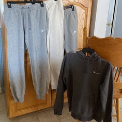 Men’s Nike Sweat Shirt & 3 Sweat Pants. All Size Small 