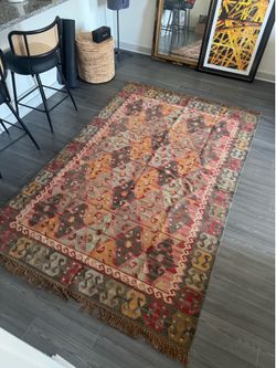5’x8’ Rug