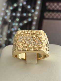 Nugguet ring.