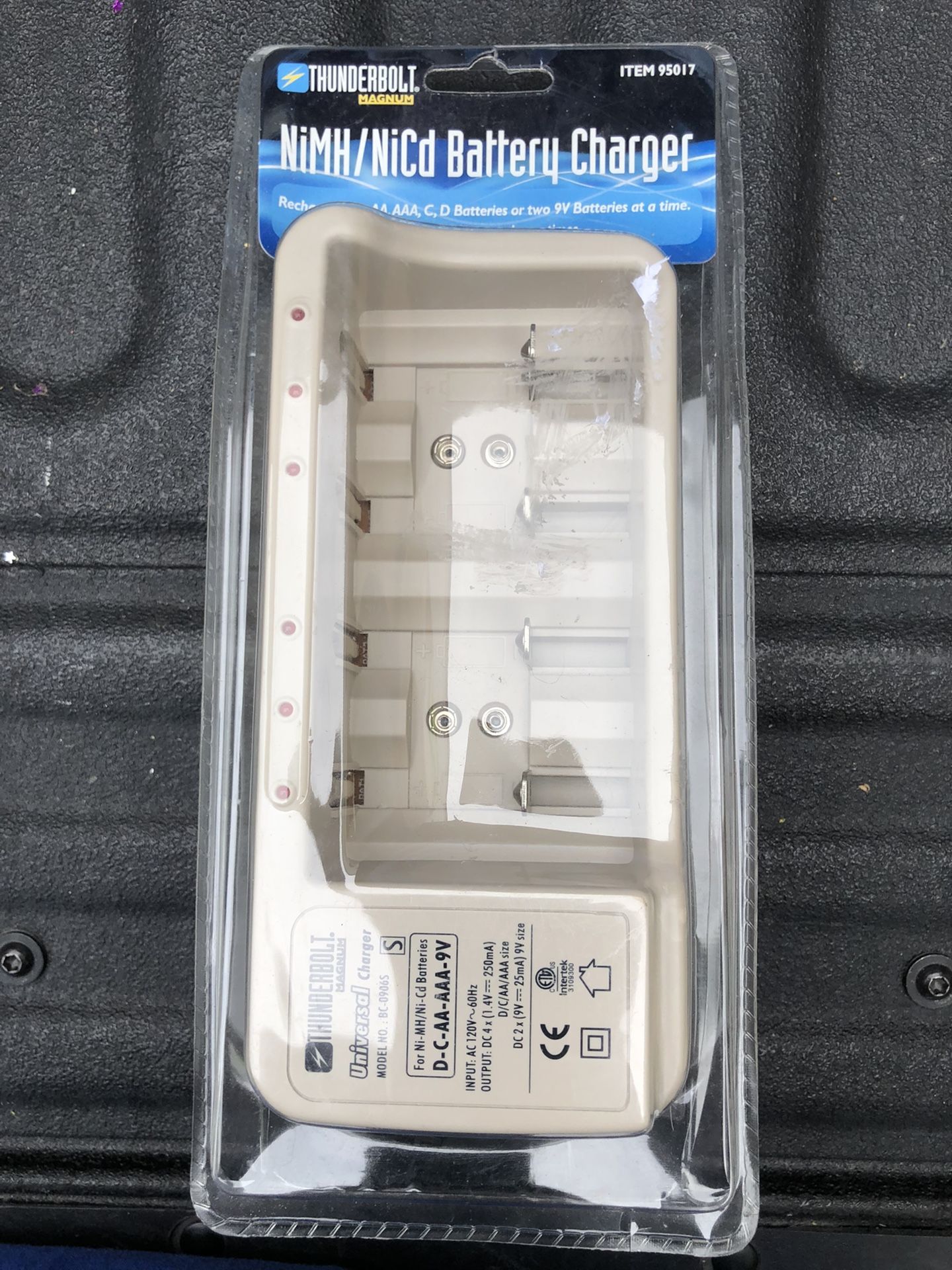 Nimh/NiCd Battery Charger , model 95017, Thunderbolt Magnum, new