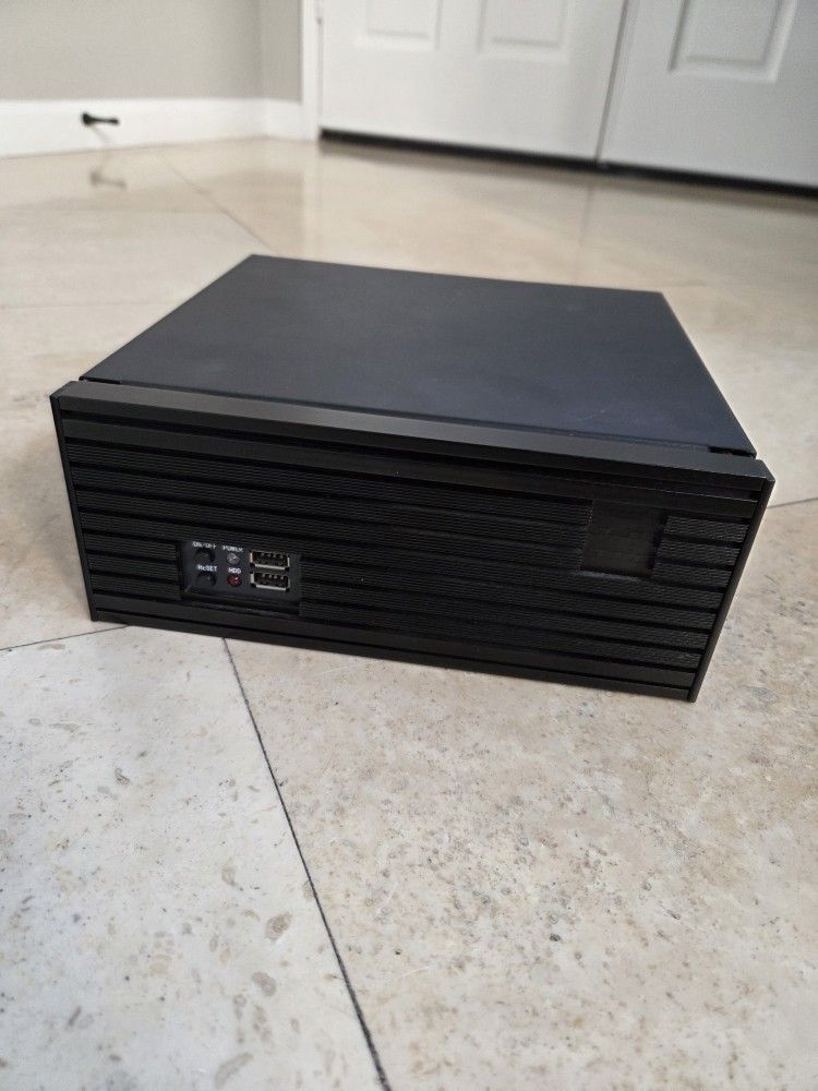 Intel Xeon Compact Desktop Computer 