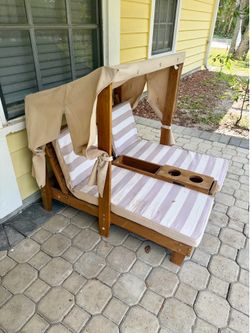 Toddler outdoor cabana