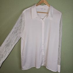 Calvin Klein Woman's Dress Shirt (No Size tag, Likely Large)