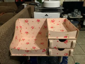 Mini makeup organizer