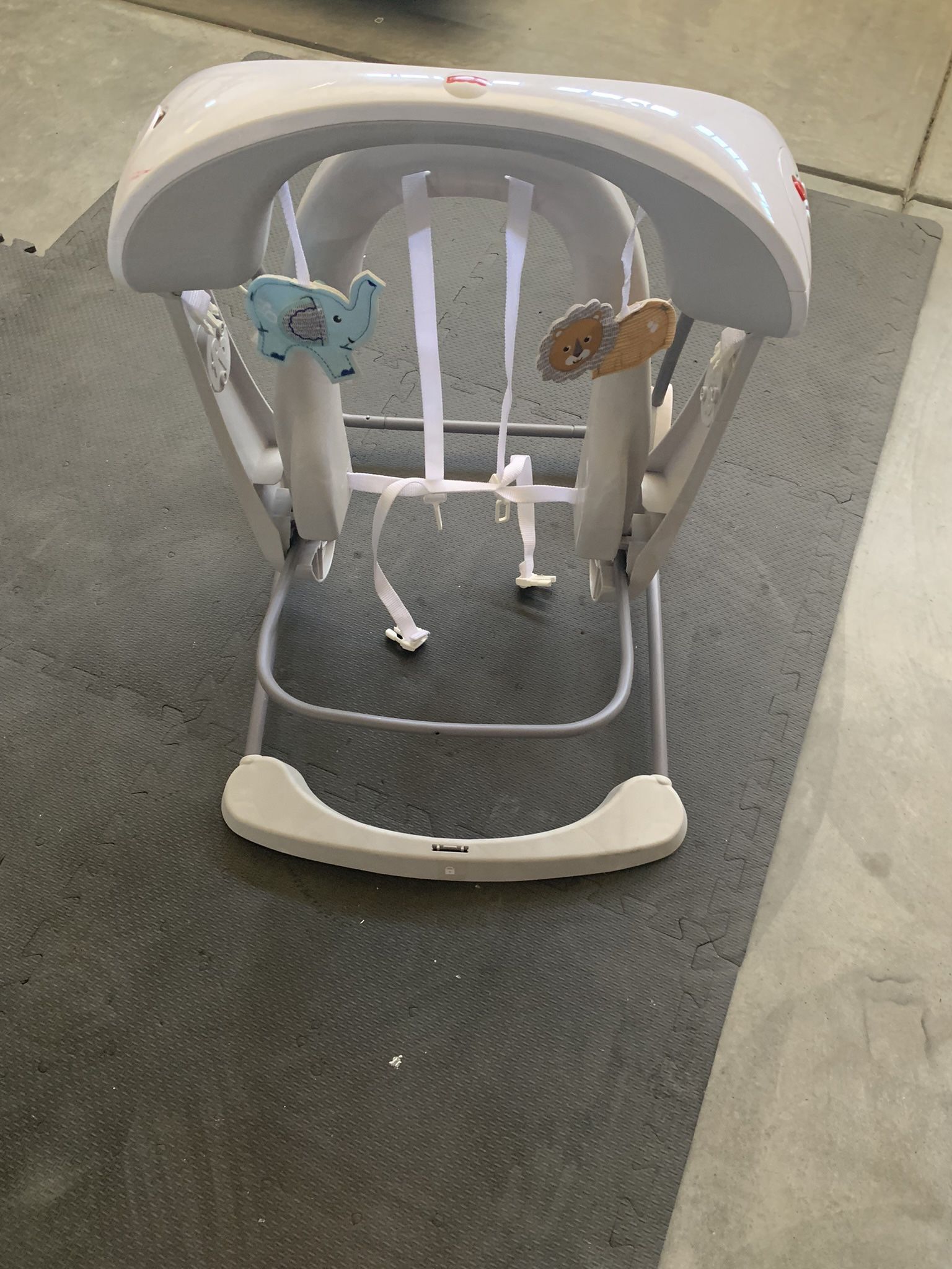 Like New Bouncing chair swing in shower little tab