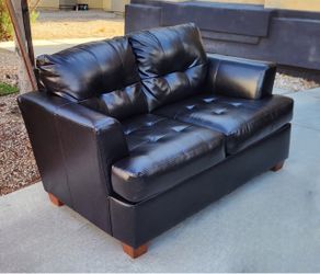 Furniture LoveSeat (Drk Brw/ Chocolate Brw)* FREE LOCAL DELIVERY