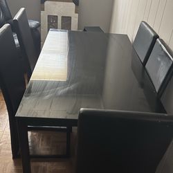 Table with 6 chairs