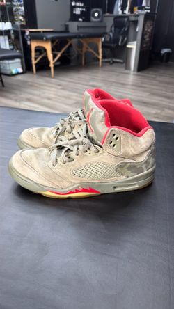 Jordan Retro 5's Camos Size 12