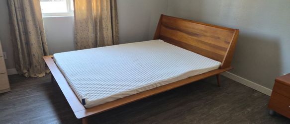 Queen size Bed