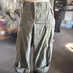 NWOT Cargo Capri Pants
