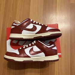 Dunk Low Vintage Red