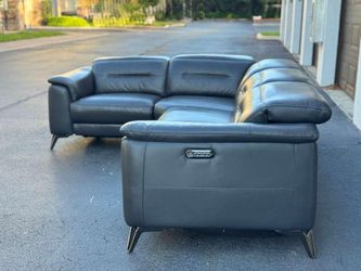Sectional Couch/Sofa - 3 Electric Recliners - Delivery Available 🚛