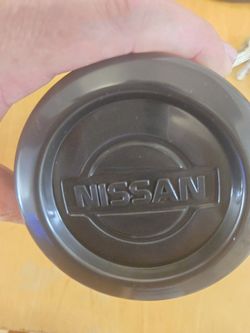 D21 Nissan Center Caps