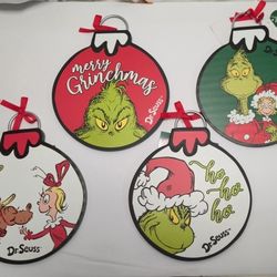 Grinch Deco