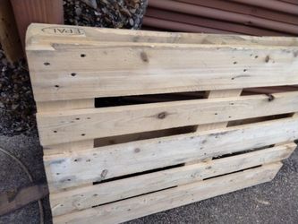 Pallets Like New Solid Light Weight