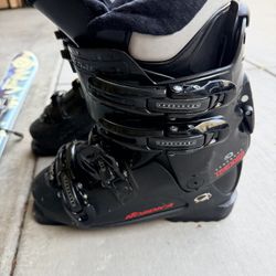 Good Condition Nordica Ski Boots 240 mm Size 5.5 Men’s 7 Woman’s 