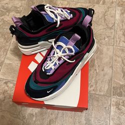 Women Nike Size 8.5 