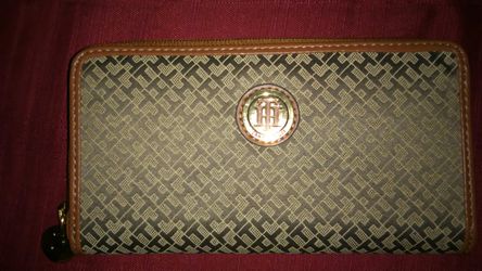 Tommy helfinger wallet