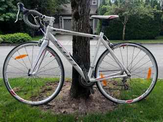 Road Bike - Scott Contessa