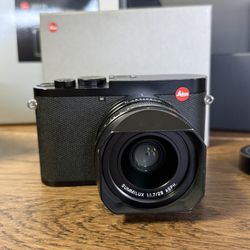 Leica Q2 - Excellent condition