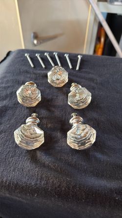 Crystal cabinet knobs