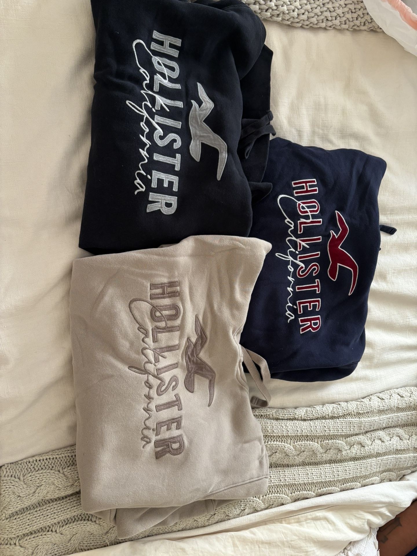 Hollister hoodies men size Small bundle pack