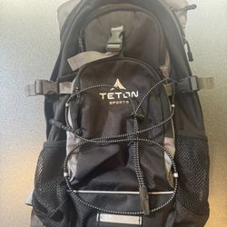 TETON Sports Hydration Backpack (2L) – Great Condition