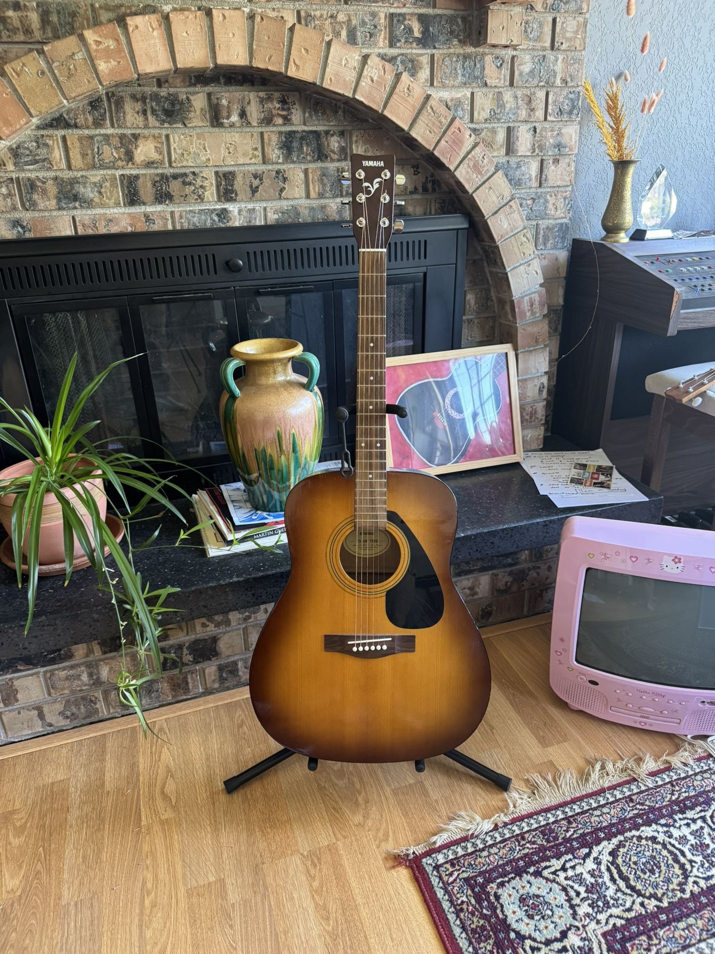 Fender F310 Acoustic Guitar