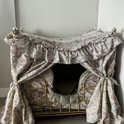 Dog House Bed 