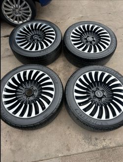 Lincoln Navigator Ultra Luxery Black Label Multi-Spoke Alloy Wheel and Tire - set