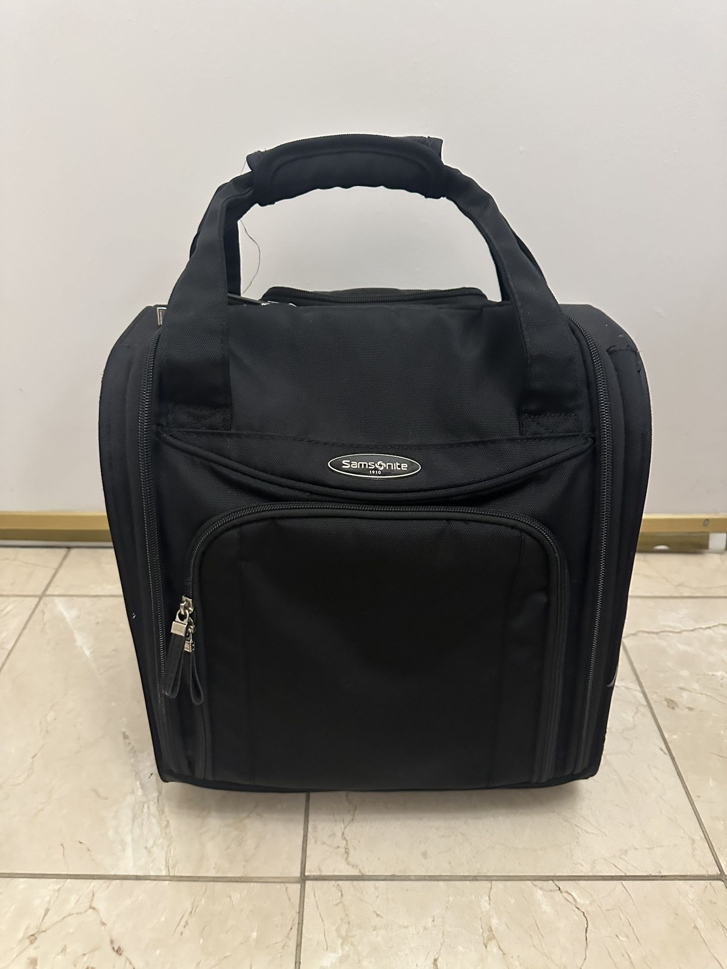 Samsonite 1910 Carry-on